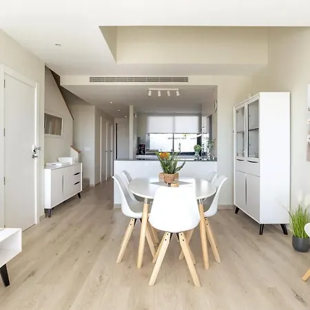 Terraced House Close Town Holiday home *