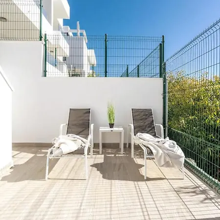 Terraced House Close Town Holiday home *